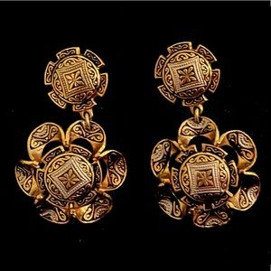 Beautiful gold and white decorative clip on earrings 1.5”